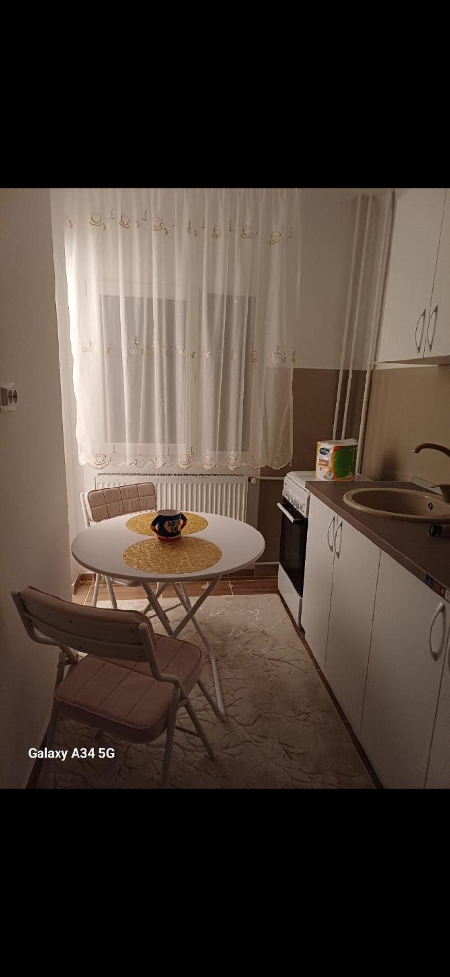 Ferienwohnung Garsoniera Luminoasa Craiova Exterior foto
