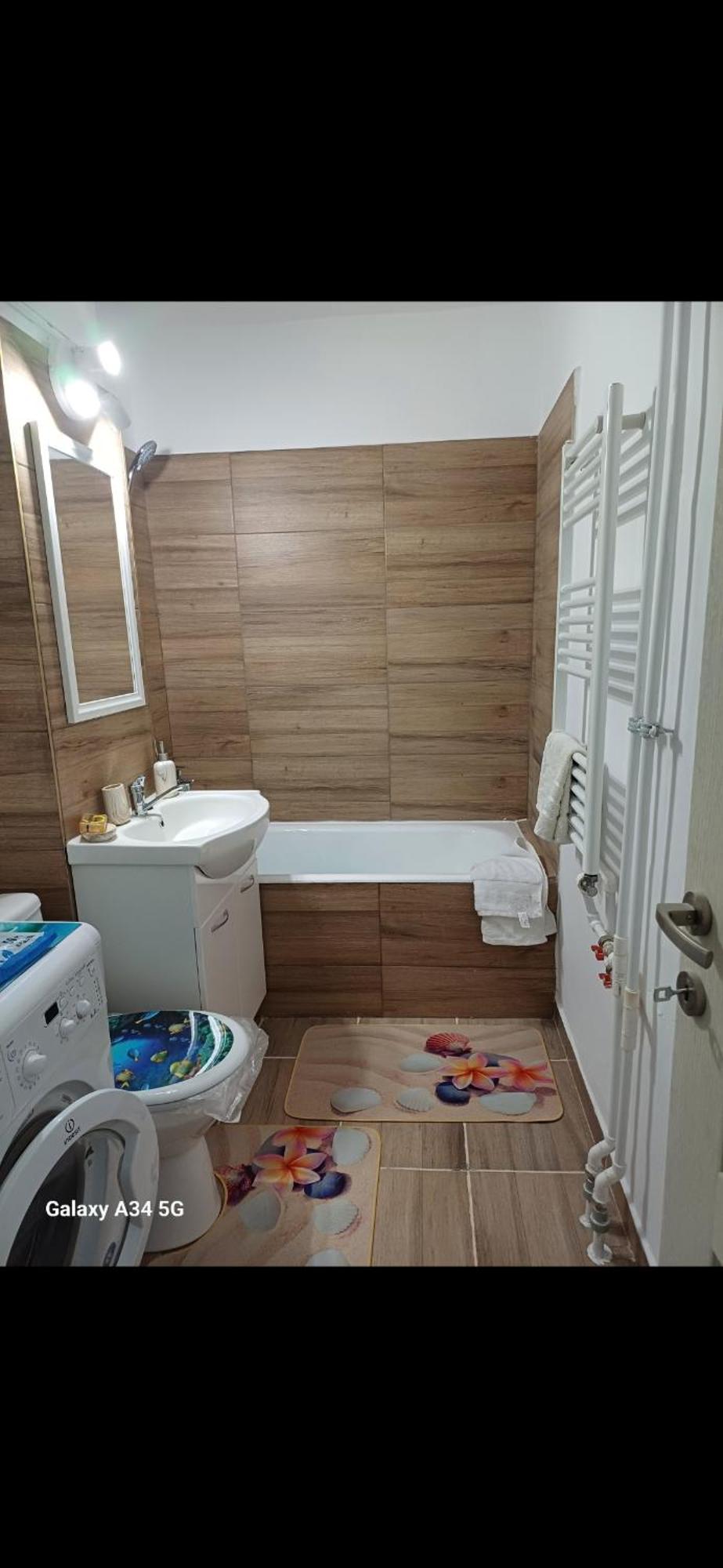 Ferienwohnung Garsoniera Luminoasa Craiova Exterior foto